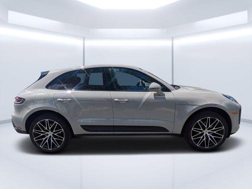 Chalk 2022 Porsche Macan Macan