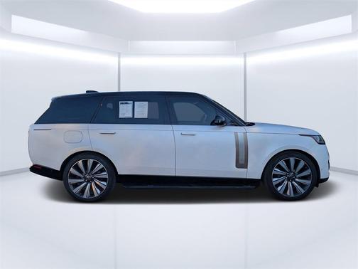 2025 Land Rover Range Rover P615 SV