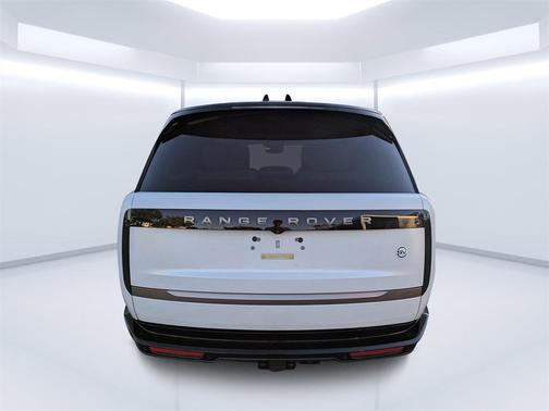 2025 Land Rover Range Rover P615 SV