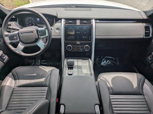 2025 Land Rover Discovery P300 S