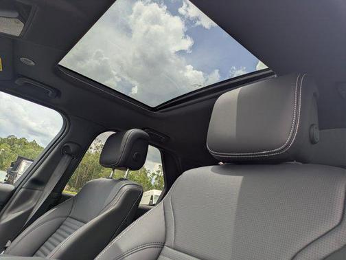 2025 Land Rover Discovery P300 S