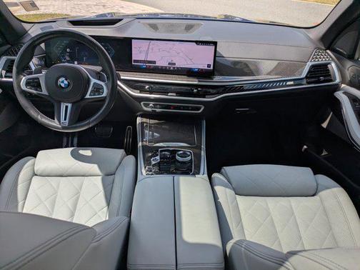 2024 BMW X5 M60i