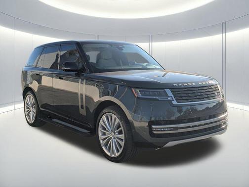 Belgravia Green Metallic 2025 Land Rover Range Rover P530 SE