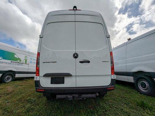 2025 Mercedes-Benz Sprinter 2500 Standard Roof