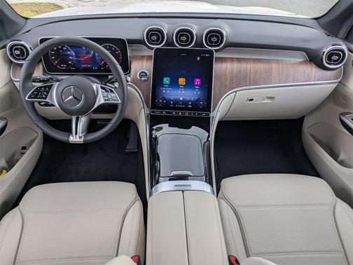 2025 Mercedes-Benz GLC 300 Base