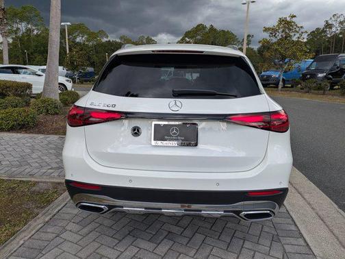 2025 Mercedes-Benz GLC 300 Base