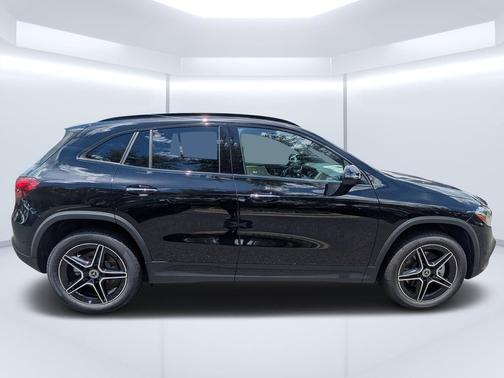 Night Black 2026 Mercedes-Benz GLA 250 4MATIC
