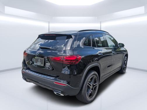 Night Black 2026 Mercedes-Benz GLA 250 4MATIC