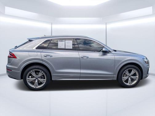 2022 Audi Q8 55 Premium Plus