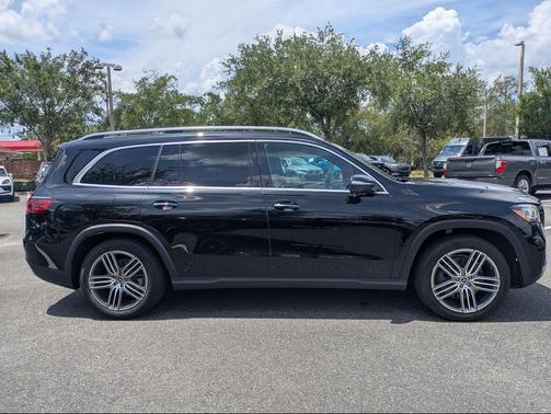 Obsidian Black Metallic 2024 Mercedes-Benz GLS 450 4MATIC