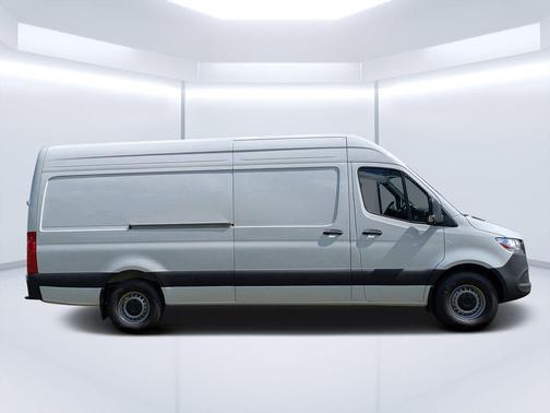 2025 Mercedes-Benz Sprinter 2500 High Roof