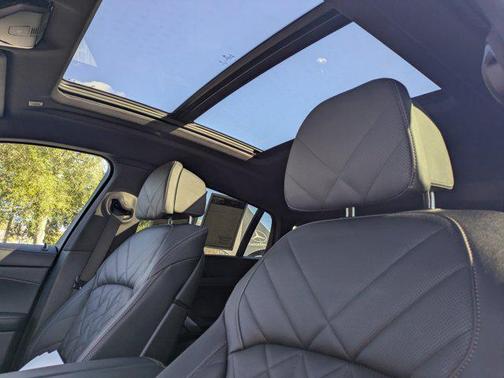 2025 BMW X6 xDrive40i