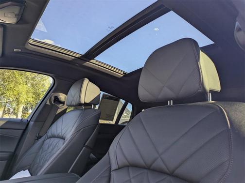 2025 BMW X6 xDrive40i