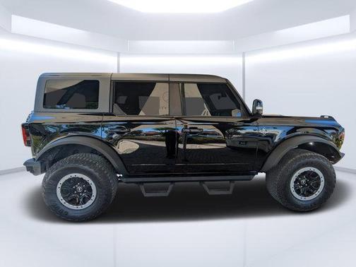 Shadow Black 2024 Ford Bronco Outer Banks