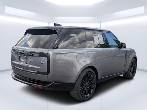 2023 Land Rover Range Rover P530 SE