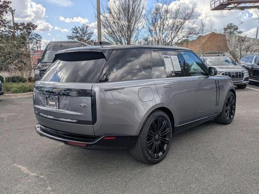 2023 Land Rover Range Rover P530 SE