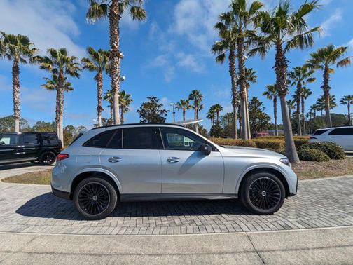 2025 Mercedes-Benz GLC 300 4MATIC