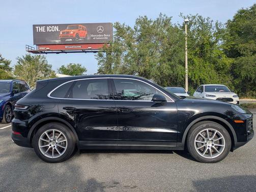 Black 2024 Porsche Cayenne Cayenne