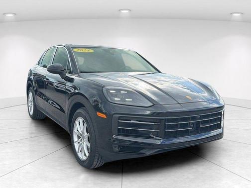 Black 2024 Porsche Cayenne Cayenne