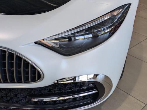 MANUFAKTUR moonlight white magno (White Ambiance) 2026 Mercedes-Benz Maybach SL 680 Monogram Series 4MATIC