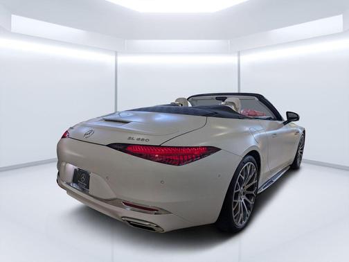 MANUFAKTUR moonlight white magno (White Ambiance) 2026 Mercedes-Benz Maybach SL 680 Monogram Series 4MATIC