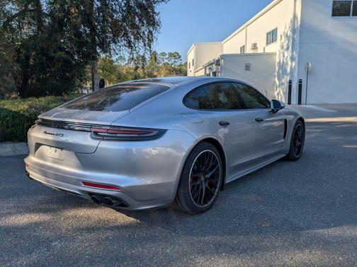 2019 Porsche Panamera GTS