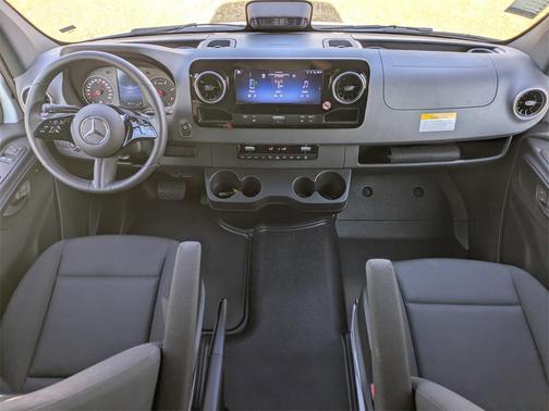 2025 Mercedes-Benz Sprinter 2500 Standard Roof