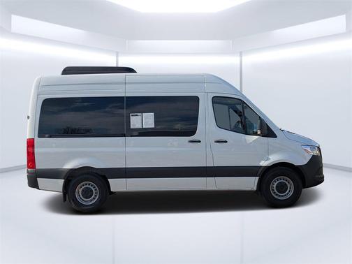 2025 Mercedes-Benz Sprinter 2500 Standard Roof