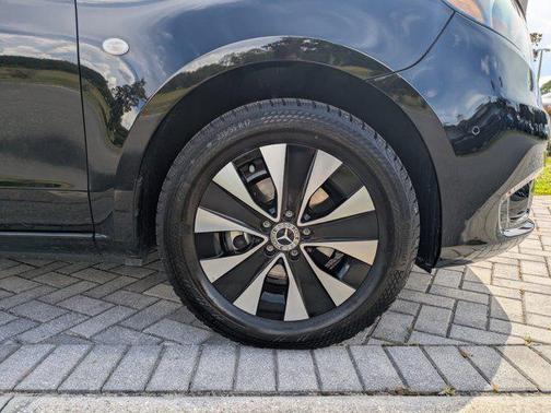 2023 Mercedes-Benz Metris Base