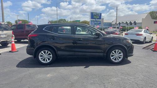 2017 Nissan Rogue Sport S