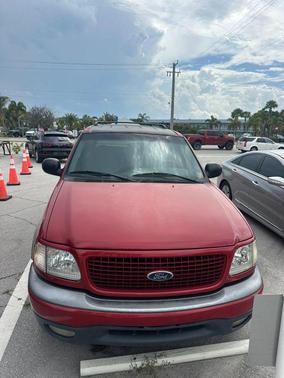 Red 2001 Ford Expedition XLT