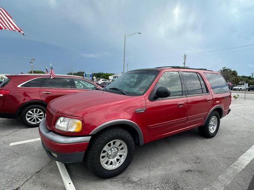 Red 2001 Ford Expedition XLT