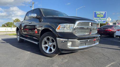 Brilliant Black Crystal Pearlcoat 2016 RAM 1500 Laramie
