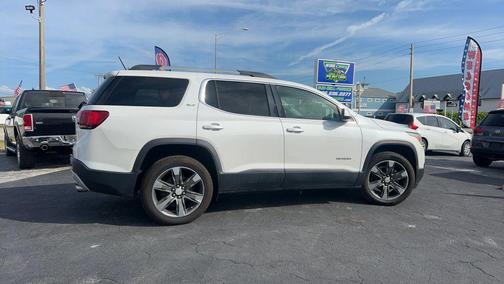 White 2017 GMC Acadia SLT-2