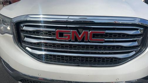 White 2017 GMC Acadia SLT-2