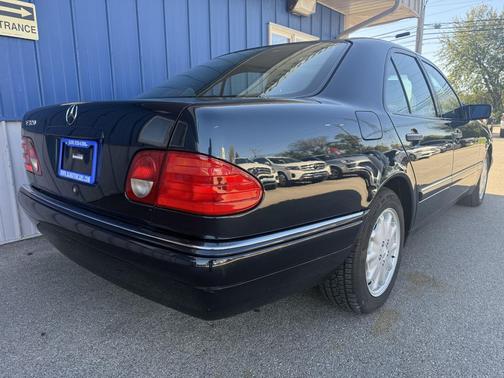 1996 Mercedes-Benz E-Class 4dr Sdn 3.2L