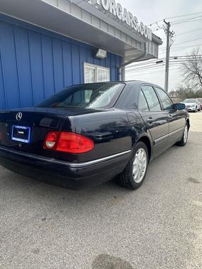 Black 1996 Mercedes-Benz E-Class 4dr Sdn 3.2L