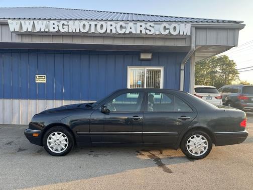 1996 Mercedes-Benz E-Class 4dr Sdn 3.2L