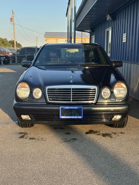 1996 Mercedes-Benz E-Class 4dr Sdn 3.2L