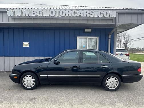 Black 1996 Mercedes-Benz E-Class 4dr Sdn 3.2L