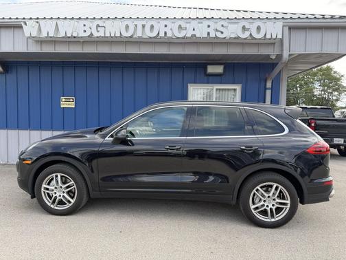 Black 2016 Porsche Cayenne Cayenne