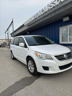 2014 Volkswagen Routan 4dr Wgn SE w/RSE & Navigation