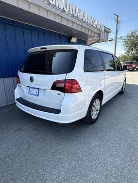 2014 Volkswagen Routan 4dr Wgn SE w/RSE & Navigation