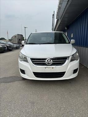 2014 Volkswagen Routan 4dr Wgn SE w/RSE & Navigation