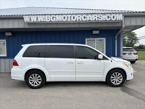 2014 Volkswagen Routan 4dr Wgn SE w/RSE & Navigation