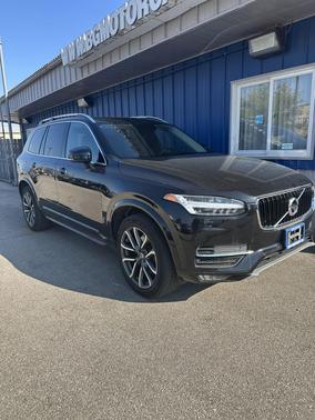2016 Volvo XC90 T6 Momentum