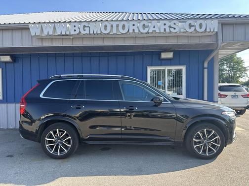 2016 Volvo XC90 T6 Momentum