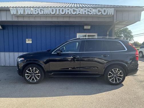 2016 Volvo XC90 T6 Momentum