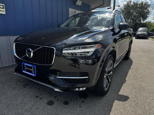 2016 Volvo XC90 T6 Momentum
