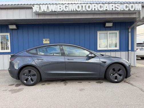 Gray 2022 Tesla Model 3 Long Range